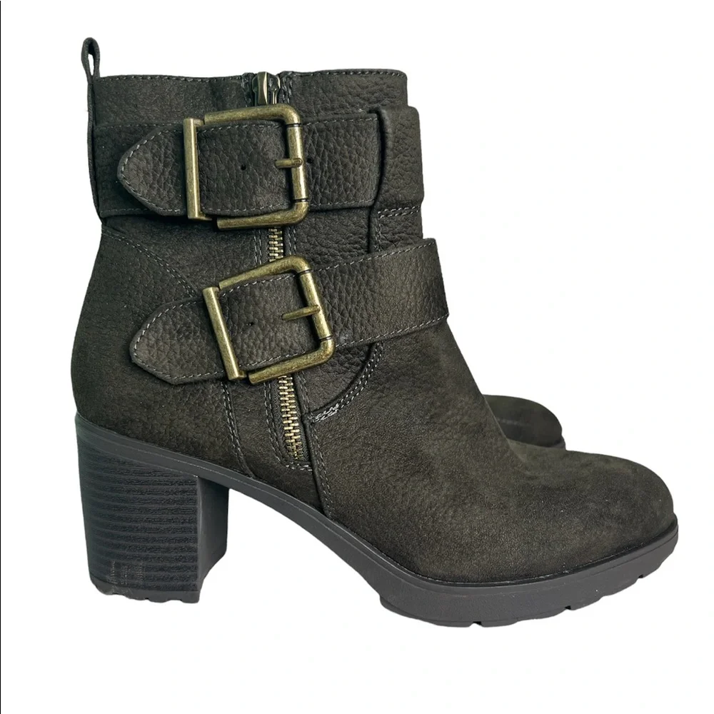 Women's WHITE MOUNTAIN Gilmour Double Buckled Army-Green Ankle Boots Lug Sole 9M - Picture 1 of 9